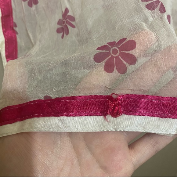 Pink Flower Dupatta Shawl - Ethnic Indian Wear - Picture 2 of 2